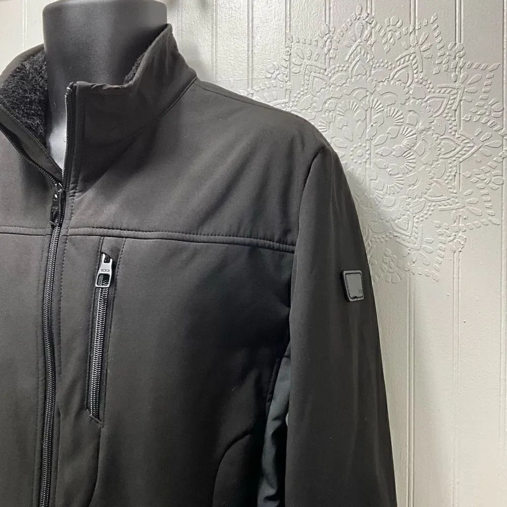 TUMI Soft Shell Jacket - Picture 2 of 6
